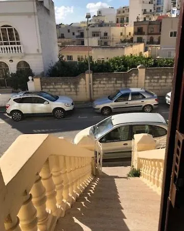 Maltese بيت ضيافة *
